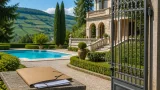 Tribunale di Torino: confiscata villa con piscina a Mango, beni per oltre 700.000 euro