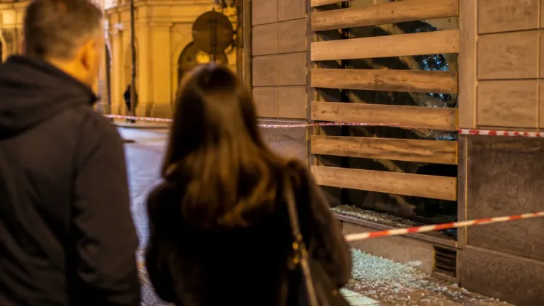 Cirio condanna i disordini a Torino: «Chi rompe, paga»; responsabilità anche delle famiglie per i minorenni
